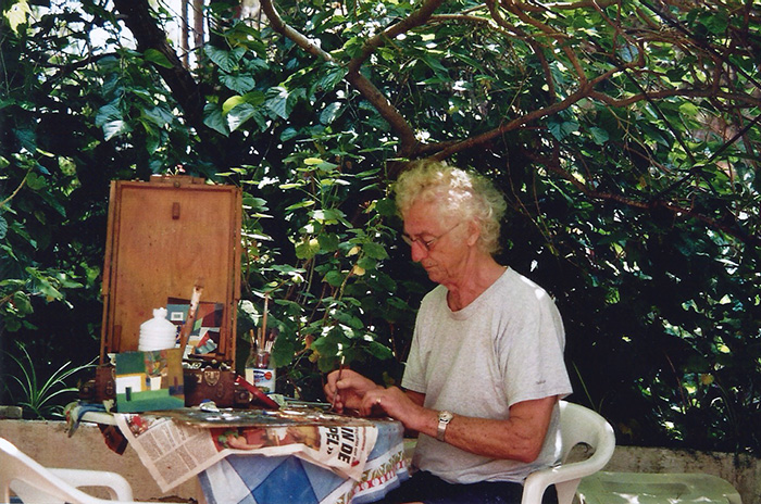 
Ronald Ergo, schilder in Cabo de Salou, onder de moerbeibomen